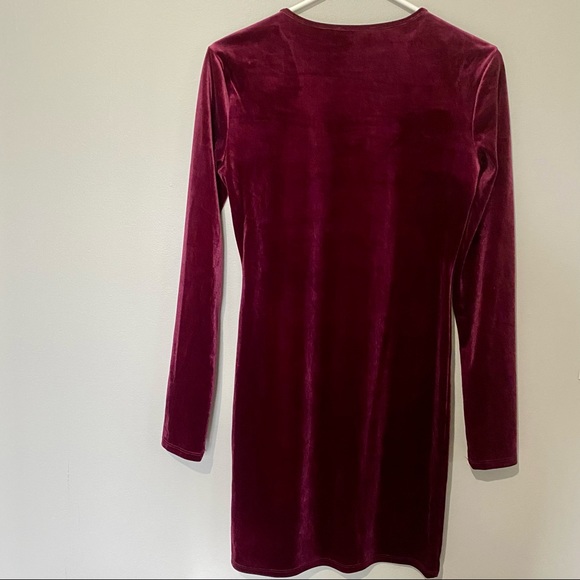 ✨Host Pick✨Forever 21 Velvet Long Sleeve Dress - Picture 3 of 4